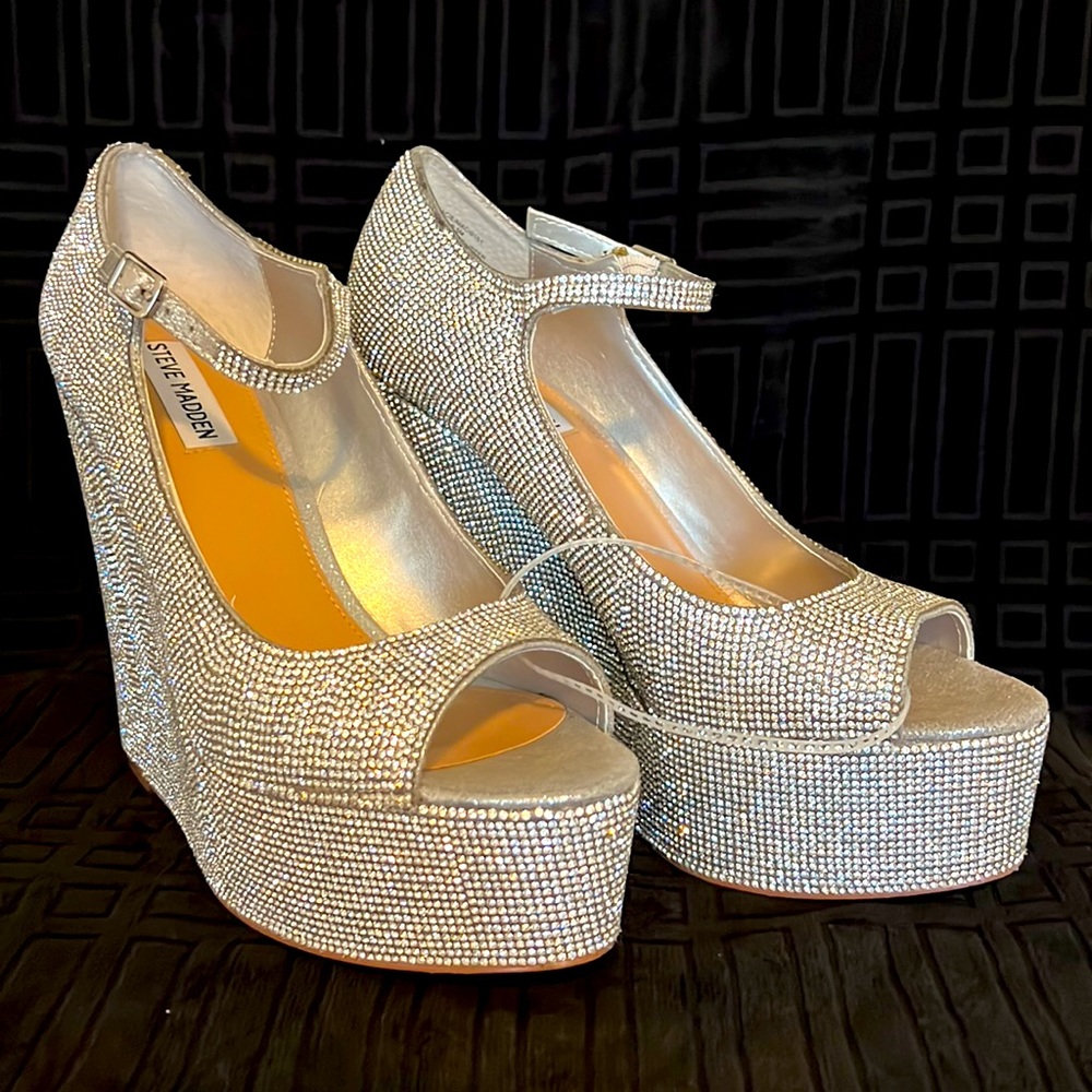 🛑LAST ONE🛑 Steve Madden Macie Rhinestone Wedge Heels sz 9.5